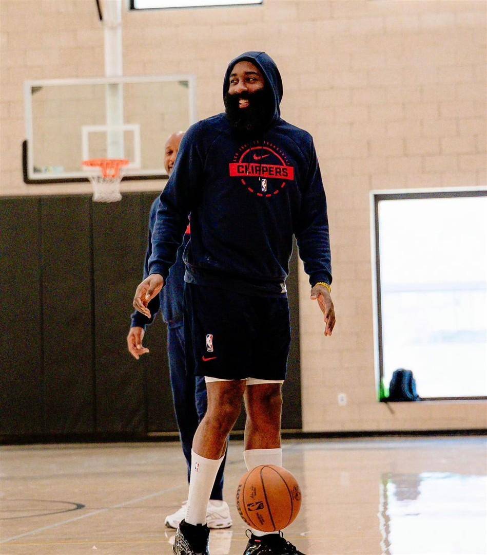 开云体育下载-关于重磅！转会期多伦多猛龙战术微调丹佛掘金造点机会备战社区盾，AC米兰集结日止住颓势的信息-开云体育下载